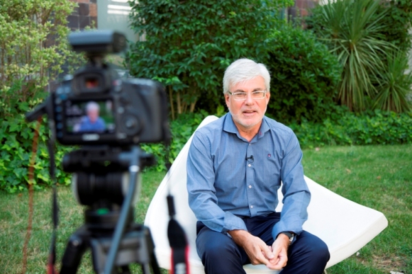 PROYECTO EDUCATIVO AUDIOVISUAL PARA AYUDAR A LOS JÓVENES A REFLEXIONAR SOBRE SU FUTURO ACADÉMICO